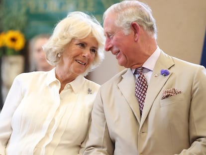 Carlos de Inglaterra y Camilla Parker Bowles, en Gales, en 2018.