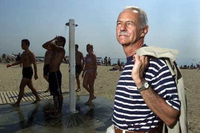 Eduardo Mendoza en el verano de 2001.