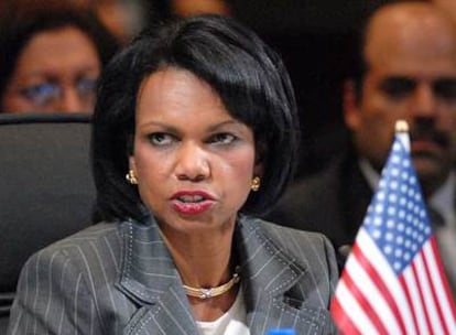 La secretaria de Estado de EE UU, Condoleezza Rice, ha pedido en la XXXVII Asamblea General de la OEA que ese organismo continental envíe una comisión a Venezuela para investigar la no renovación de la licencia de transmisión del canal RCTV.