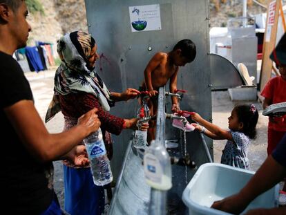 Refugiados procedentes de Siria, en la isla de Chios, en Grecia. 