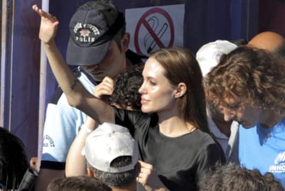 Angelina Jolie, en el aeropuerto de Hatay (Turquía).