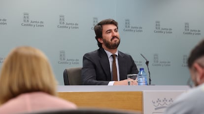 El exvicepresidente del Gobierno de Castilla y León, Juan García-Gallardo (Vox), comparece en rueda de prensa este viernes en Valladolid.