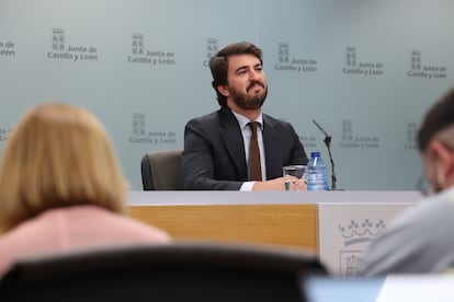 El vicepresidente del Gobierno de Castilla y León, Juan García-Gallardo, comparece en rueda de prensa este viernes en Valladolid.
