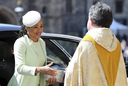 Doria Ragland, ao chegar no Castelo de Windsor.