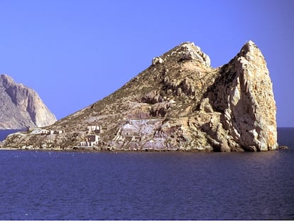 Isla del Fraile (Águilas, Murcia), desde donde Hugh Borthwick vigilaba a los cargueros alemanes.