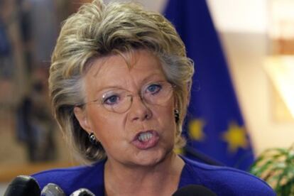 La comisaria europea de Justicia, Viviane Reding, tras la reunión en Bruselas.