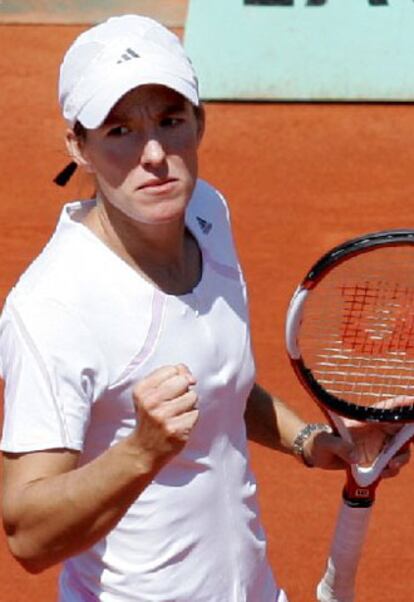 La belga Justine Henin-Hardenne celebra un punto en el encuentro que disputó el pasado martes contra la alemana Anna-Lena Groenefeld.