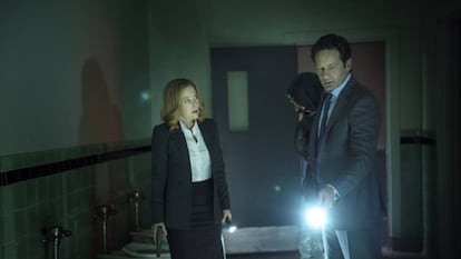 Gillian Anderson y David Duchovny en &#039;Expediente X&#039;.