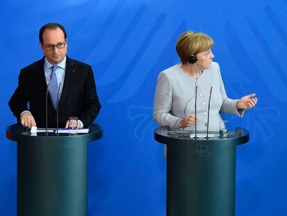 Hollande, Merkel y Renzi, durante una comparecencia en Berl&iacute;n el pasado 27 de junio.