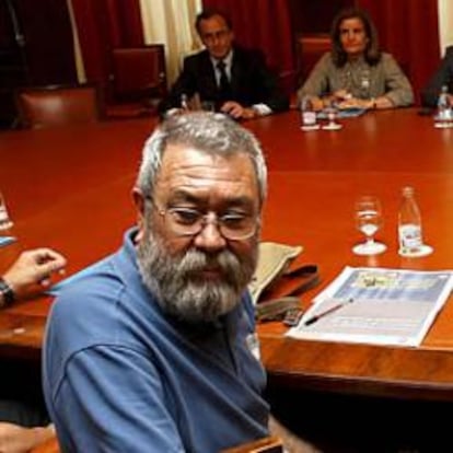 Los sindicatos piden al PP que no endurezca la reforma laboral