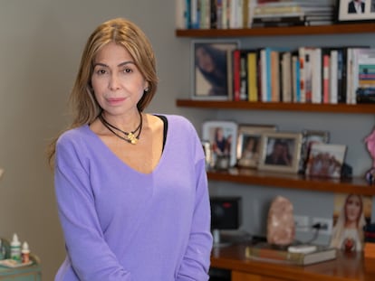 La periodista Diana Calderón, en su apartamento en el norte de Bogotá, el 18 de noviembre de 2022.