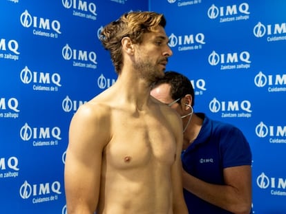 Fernando Llorente durante el reconocimiento médico para su fichaje con el Eibar.