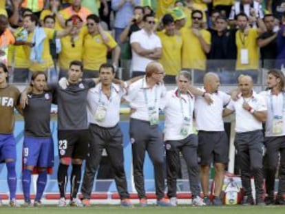 Los jugadores de Chile durante la ronda de penaltis.