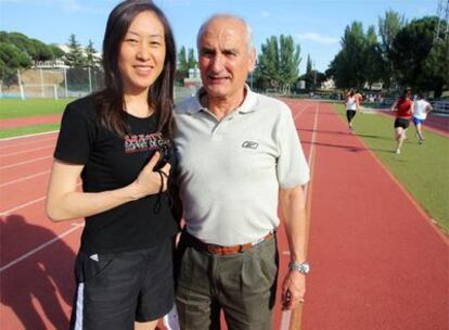 Liu Dong y Luis Miguel Landa, en las pistas del INEF de Madrid.