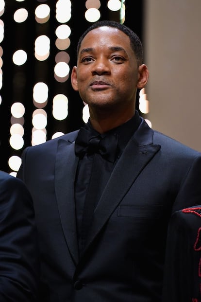 O Will Smith o Janet Hubert: uno de los dos miente en esta historia. La actriz que interpretaba a la tía Vivian en la popular telecomedia de los noventa 'El príncipe de Bel Air' fue despedida al final de la tercera temporada (la actriz Daphne Maxwell Reid la sustituyó en el mismo papel). Will Smith la acusó de poca profesionalidad y de ser la responsable única de su despido, mientras ella lo acusó a él directamente por presionar a la NBC para que la echase. Will Smith (Filadelfia, 1968), hay que decirlo, no es un dechado de humildad: dijo que no a trabajar con Tarantino en 'Django desencadenado' (2014) porque no era el protagonista. Él, al parecer, no interpreta papeles secundarios.