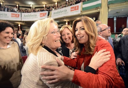 La candidata socialista a la Presidencia de la Junta, Susana Díaz, no se "conforma" con ganar (el CIS le da 44 escaños, a 11 de la mayoría absoluta), por lo que en su inicio de campaña en Almería ha dicho que quiere "ganar bien y ampliamente" para que Andalucía se sitúe "en el lugar que merece en España". Díaz ha pedido la ayuda de los andaluces: "Quiero mirar a los ojos a mi hijo y decirle que hemos dejado una Andalucía mejor de la que nuestros padres nos dejaron a nosotros, ayudadme, ayudadme a ganar".