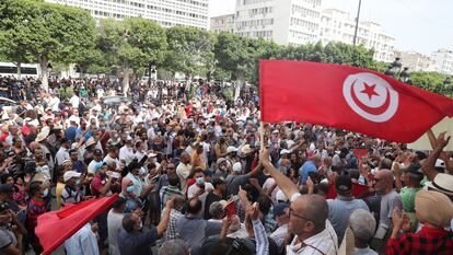 Manifestação contra o presidente da Tunísia, Kaïs Saied, realizada no sábado, 18 de setembro, na capital do país.