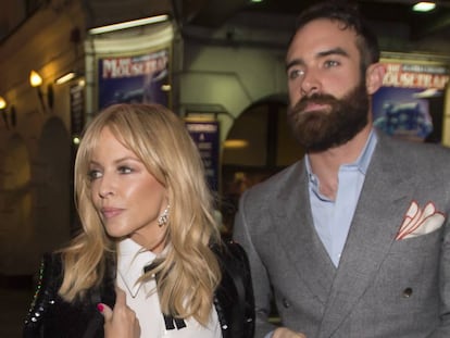 Kylie Minogue y Joshua Sasse, en Londres el pasado diciembre.