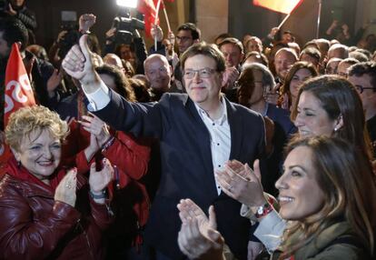 Ximo Puig, en la celebración de su victoria la madrugada del lunes.