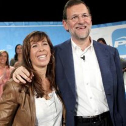 La candidata del PP catalán a la Generalitat, Alícia Sánchez-Camacho, junto al presidente del Partido Popular, Mariano Rajoy