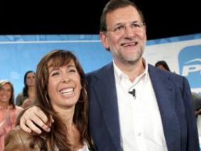 La candidata del PP catalán a la Generalitat, Alícia Sánchez-Camacho, junto al presidente del Partido Popular, Mariano Rajoy