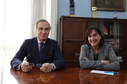 El decano del ICAM, José María Alonso, y Coloma Armero, la directora del programa. Foto: ICAM