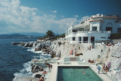 El Hotel du Cap-Eden-Roc retratado por Slim Aarons en los setenta.