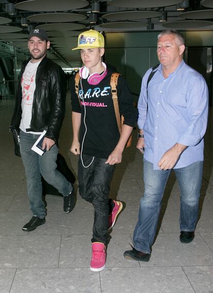Justin a su llegada a Barajas antes de verano.