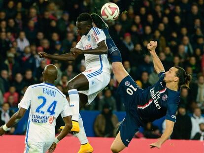 Ibrahimovic remata de forma acrob&aacute;tica ante Mendy.