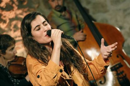 La cantante Silvia P&eacute;rez Cruz, anoche en el concierto en el Cuartel de Conde Duque, en Madrid.