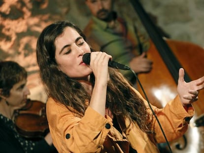 La cantante Silvia P&eacute;rez Cruz, anoche en el concierto en el Cuartel de Conde Duque, en Madrid.