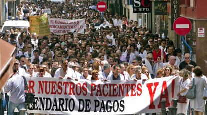 Manifestación de farmacéuticos por las calles de Alicante.