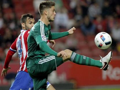  Ricky van Wolfswinkel marc&oacute; dos de los tres goles del Betis.  