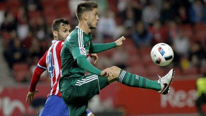  Ricky van Wolfswinkel marc&oacute; dos de los tres goles del Betis.  