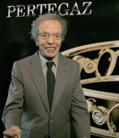 Fotografía de archivo (16/05/2007) del diseñador Manuel Pertegaz.