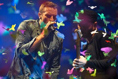 «Coldplay ha decidido convertirse en música de palomitas, en un blockbuster«.