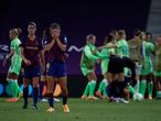 Las jugadoras del Barcelona se lamentan después de perder la semifinal de la Champions contra el Wolfsburgo.