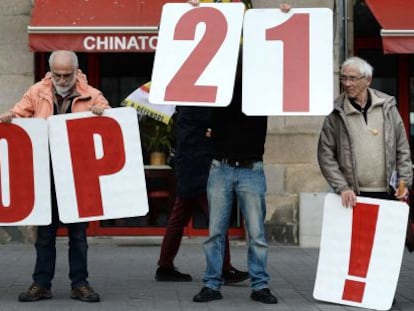Protesta en Nantes contra las restricciones impuestas tras los atentados a las concentraciones sobre la Cumbre del Clima.