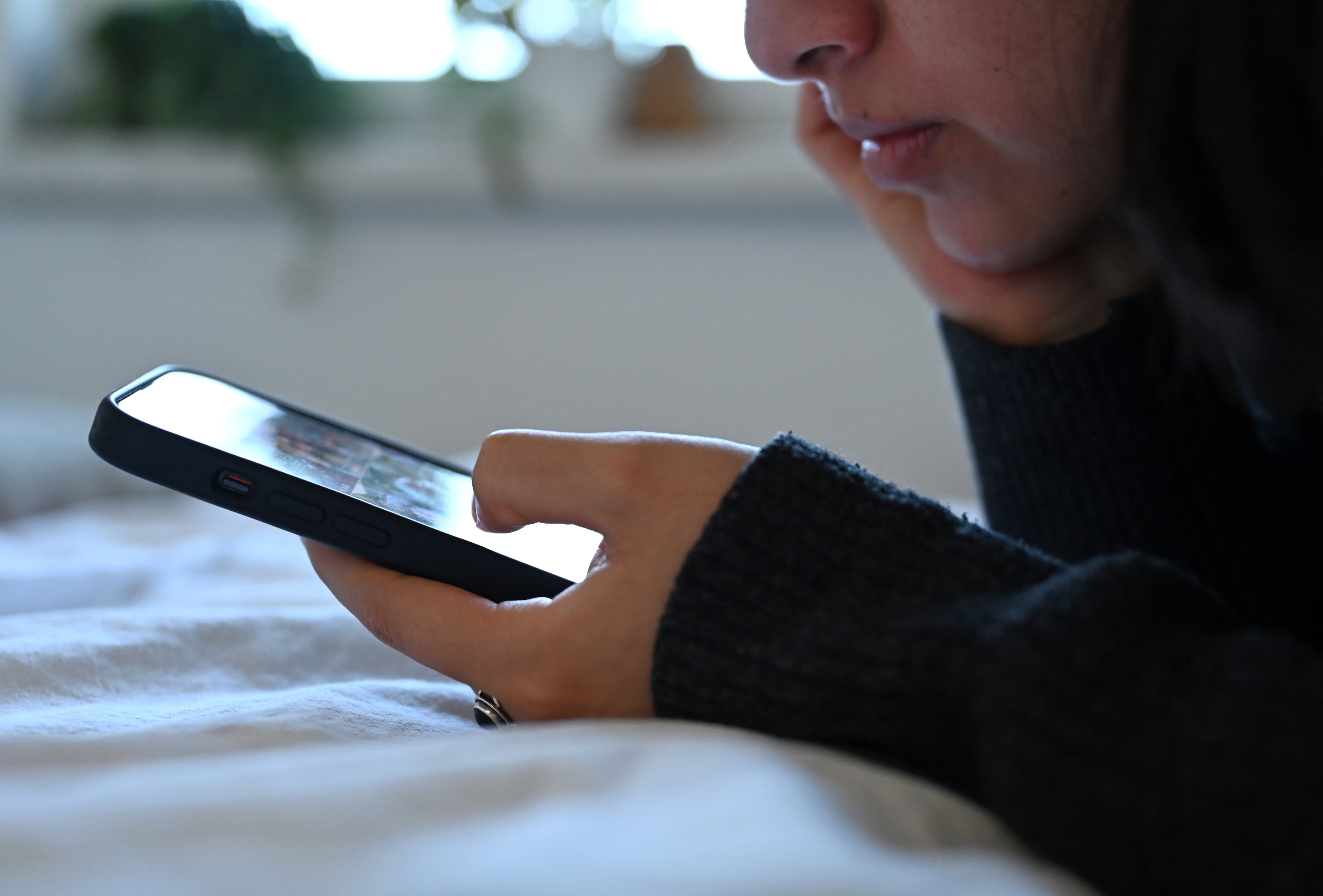 ¿Son los 16 años una buena edad para limitar el uso de redes sociales?