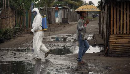 Trabajos de desinfección en Madagascar.