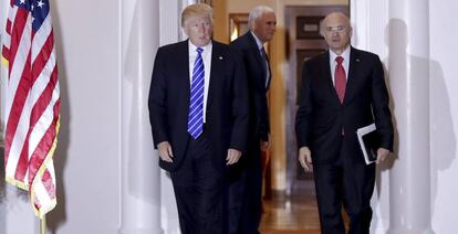 Donald Trump con el empresario Andy Puzder