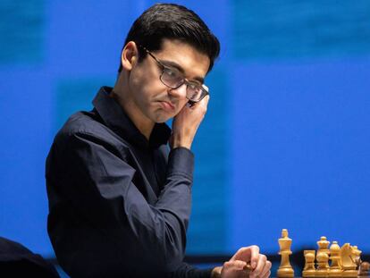 Anish Giri, durante su partida de hoy en Wijk aan Zee