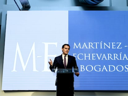 Albert Rivera anuncia su incorporación al despacho de abogados Martínez-Echeverría, en marzo de 2020.