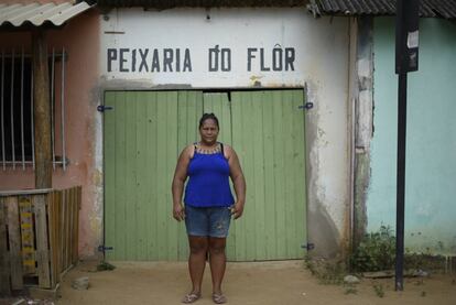 Ausimara Passos e o marido, Seu Flôr, tiveram que fechar as portas da peixaria que tinham em Regência, no Espírito Santo.