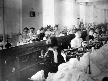 Trabajadoras de la fábrica Triangle Shirtwaist, donde casi 150 mujeres murieron en un incendio el 26 de marzo de 1911.