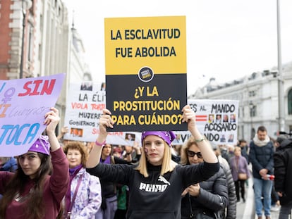 ¿Ha llegado la hora de abolir la prostitución?