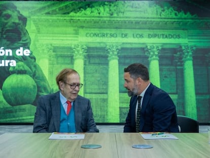 Ramón Tamames y Santiago Abascal, en la sede de Vox.