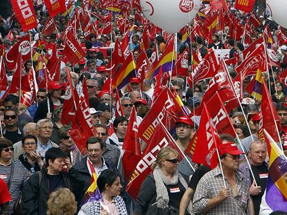 Sindicalistas, en el Primero de Mayo. El poder de las centrales puede verse afectado por otra reforma de los convenios.