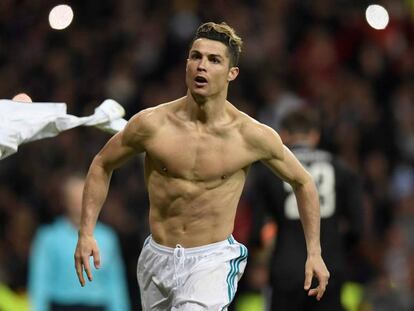 Cristiano Ronaldo celebra su gol de penalti en el descuento