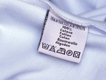 La moda sostenible lucha por desterrar las camisetas de seis lavadas